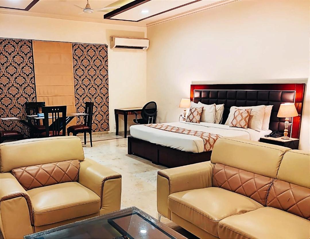 When In Gurgaon - Artemis Hospital 1 Min Walk, Fortis & Medanta 4 Mins Drive מראה חיצוני תמונה