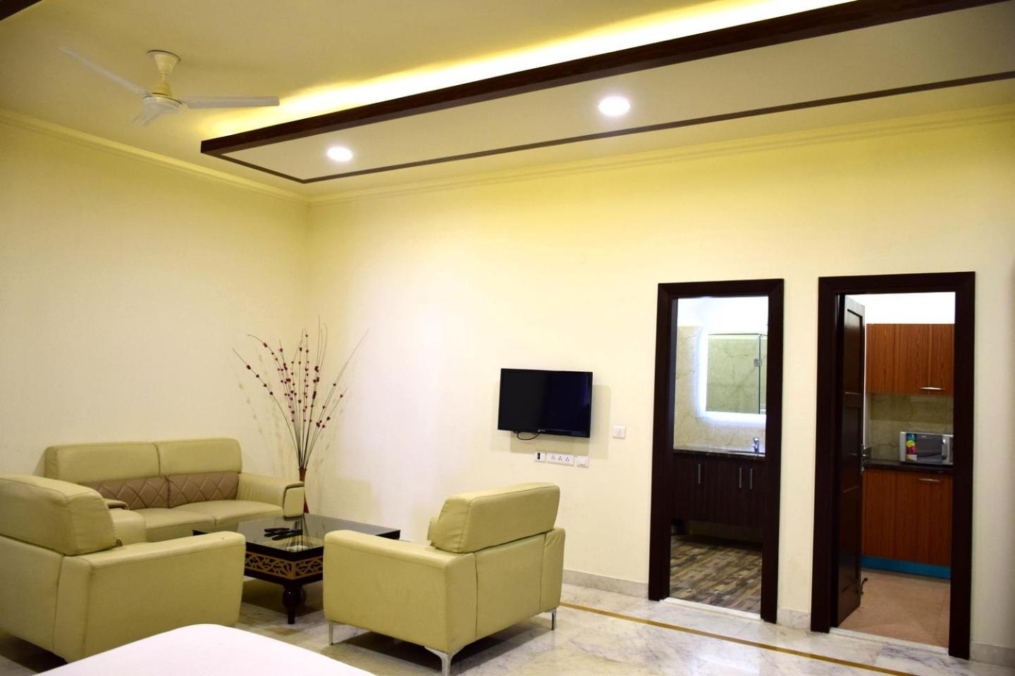 When In Gurgaon - Artemis Hospital 1 Min Walk, Fortis & Medanta 4 Mins Drive מראה חיצוני תמונה