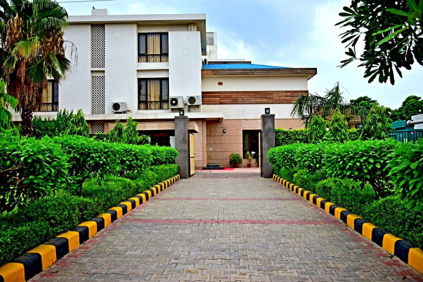When In Gurgaon - Artemis Hospital 1 Min Walk, Fortis & Medanta 4 Mins Drive מראה חיצוני תמונה