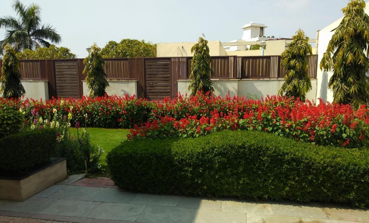 When In Gurgaon - Artemis Hospital 1 Min Walk, Fortis & Medanta 4 Mins Drive מראה חיצוני תמונה