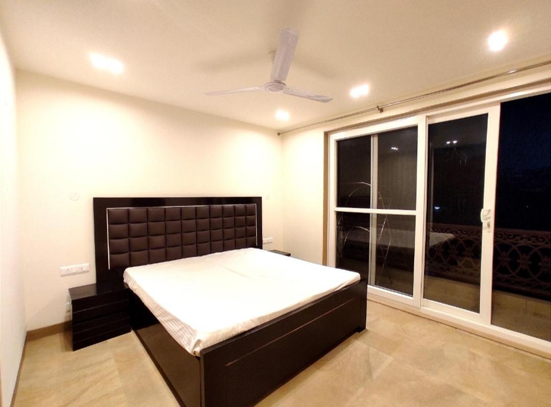 When In Gurgaon - Artemis Hospital 1 Min Walk, Fortis & Medanta 4 Mins Drive מראה חיצוני תמונה
