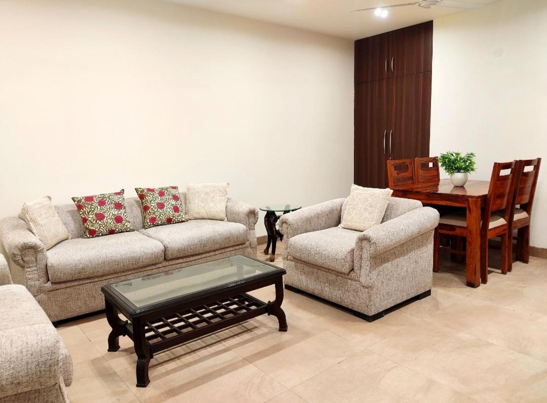 When In Gurgaon - Artemis Hospital 1 Min Walk, Fortis & Medanta 4 Mins Drive מראה חיצוני תמונה